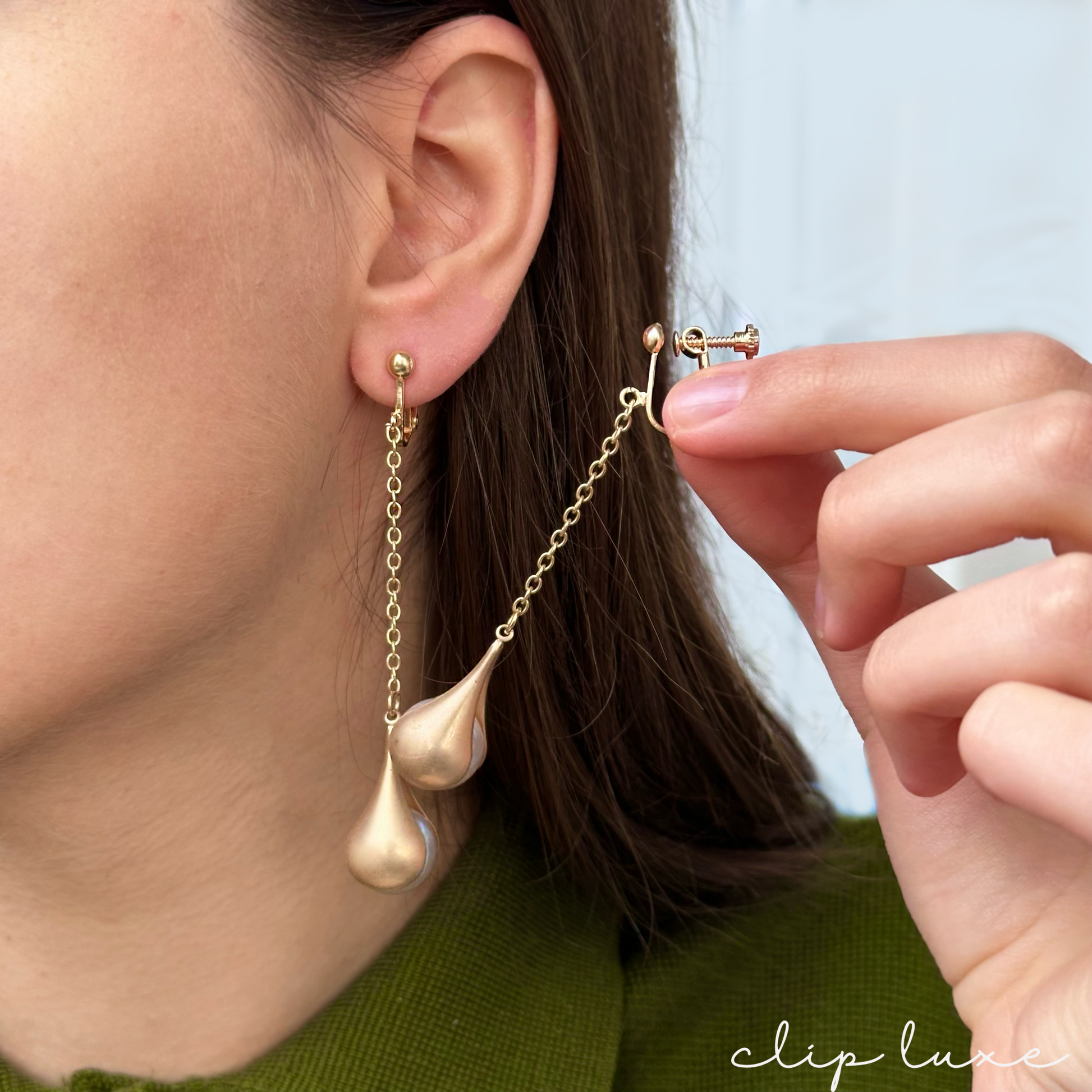 Timeless pearl dangle clip on earrings
