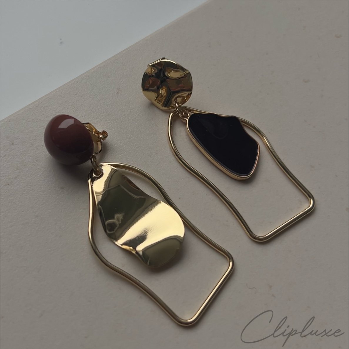 Elegant asymmetric free design Clip-on earring