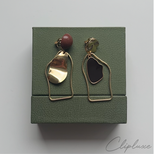 Elegant asymmetric free design Clip-on earring
