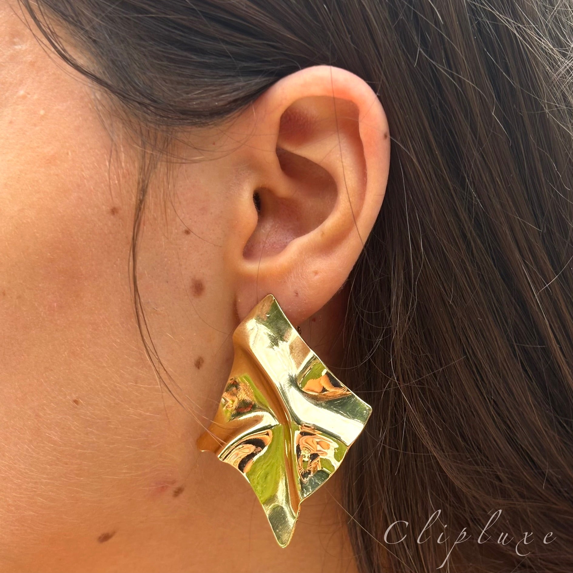 Sculpted square clip on earrings