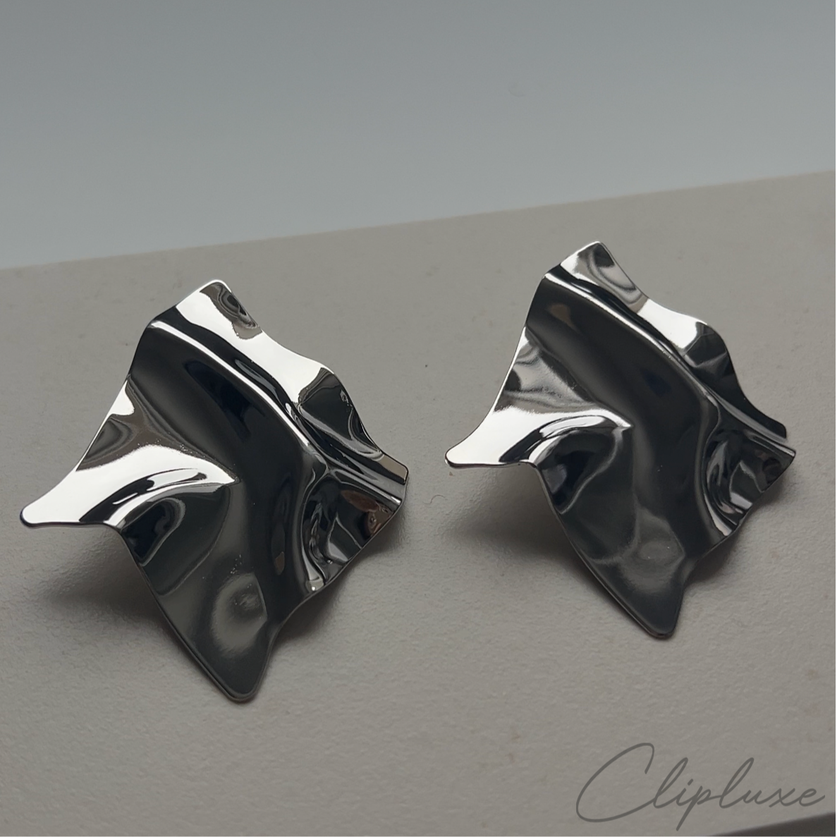 Irregular hanging Clip-on earring