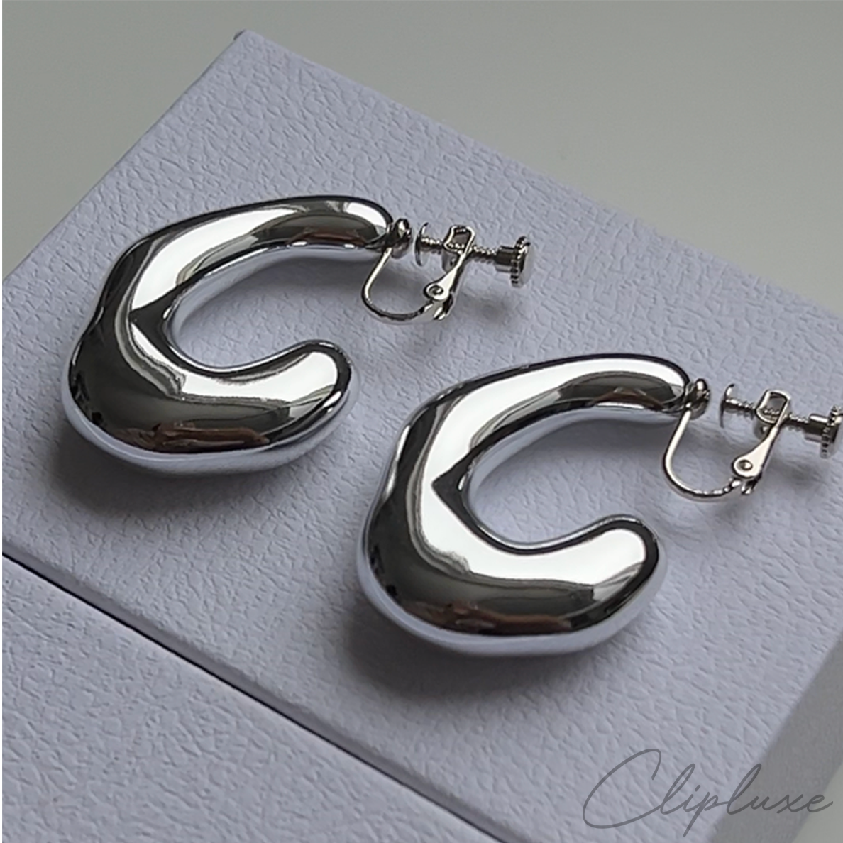Irregular hooped Clip-on earring