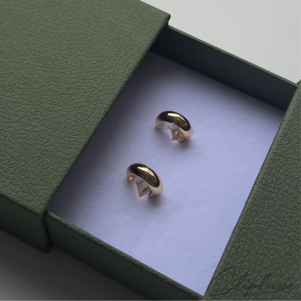 Minimalistic small hoop Clip-on earring