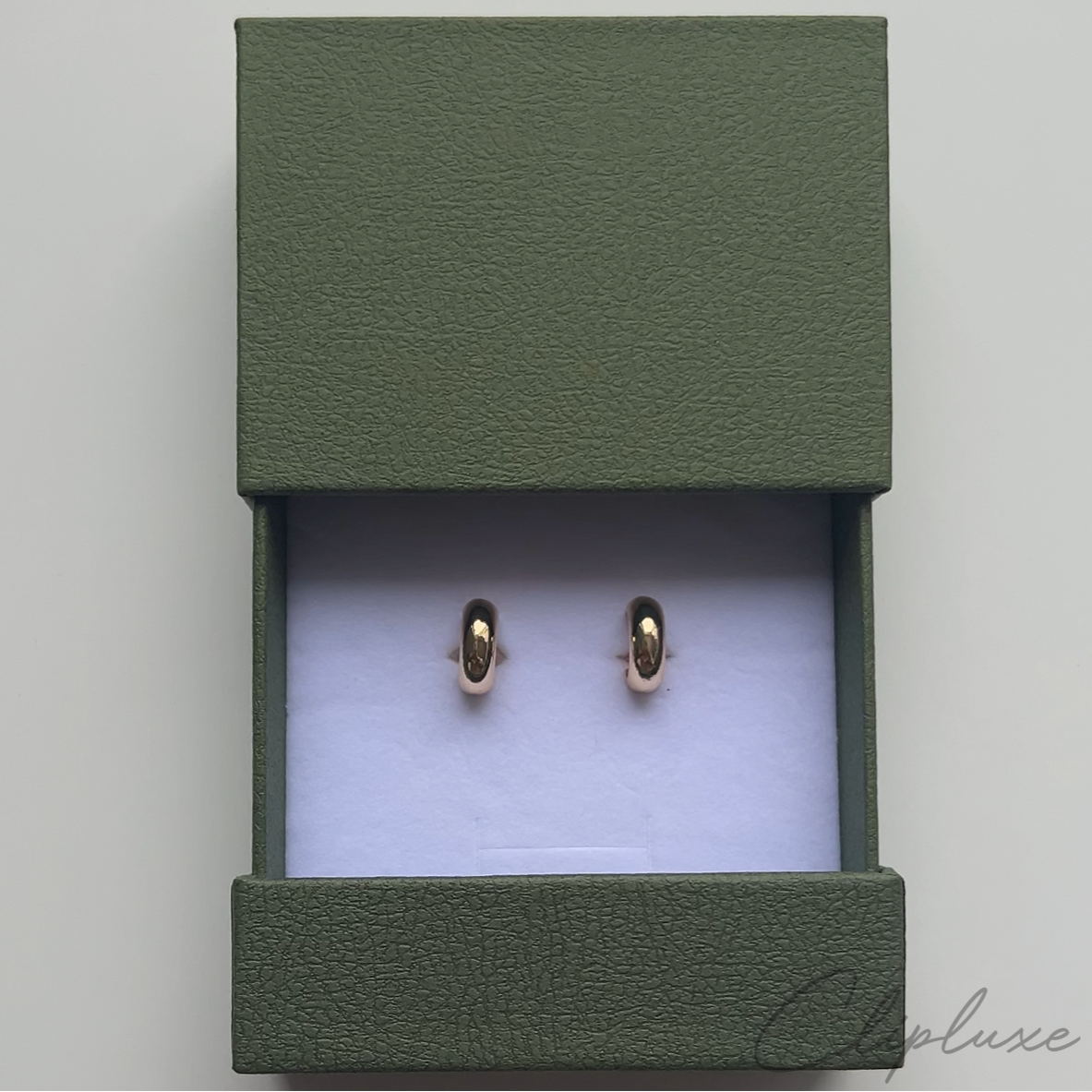 Minimalistic small hoop Clip-on earring