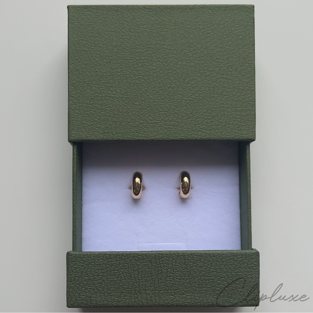 Minimalistic small hoop Clip-on earring