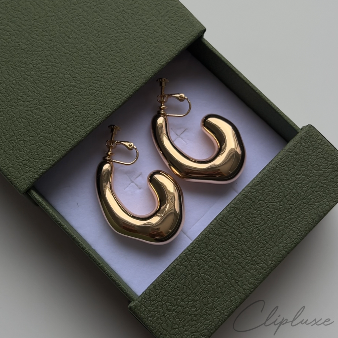 Irregular hooped Clip-on earring