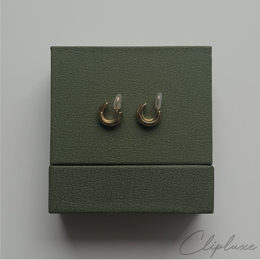 Minimalistic small hoop Clip-on earring