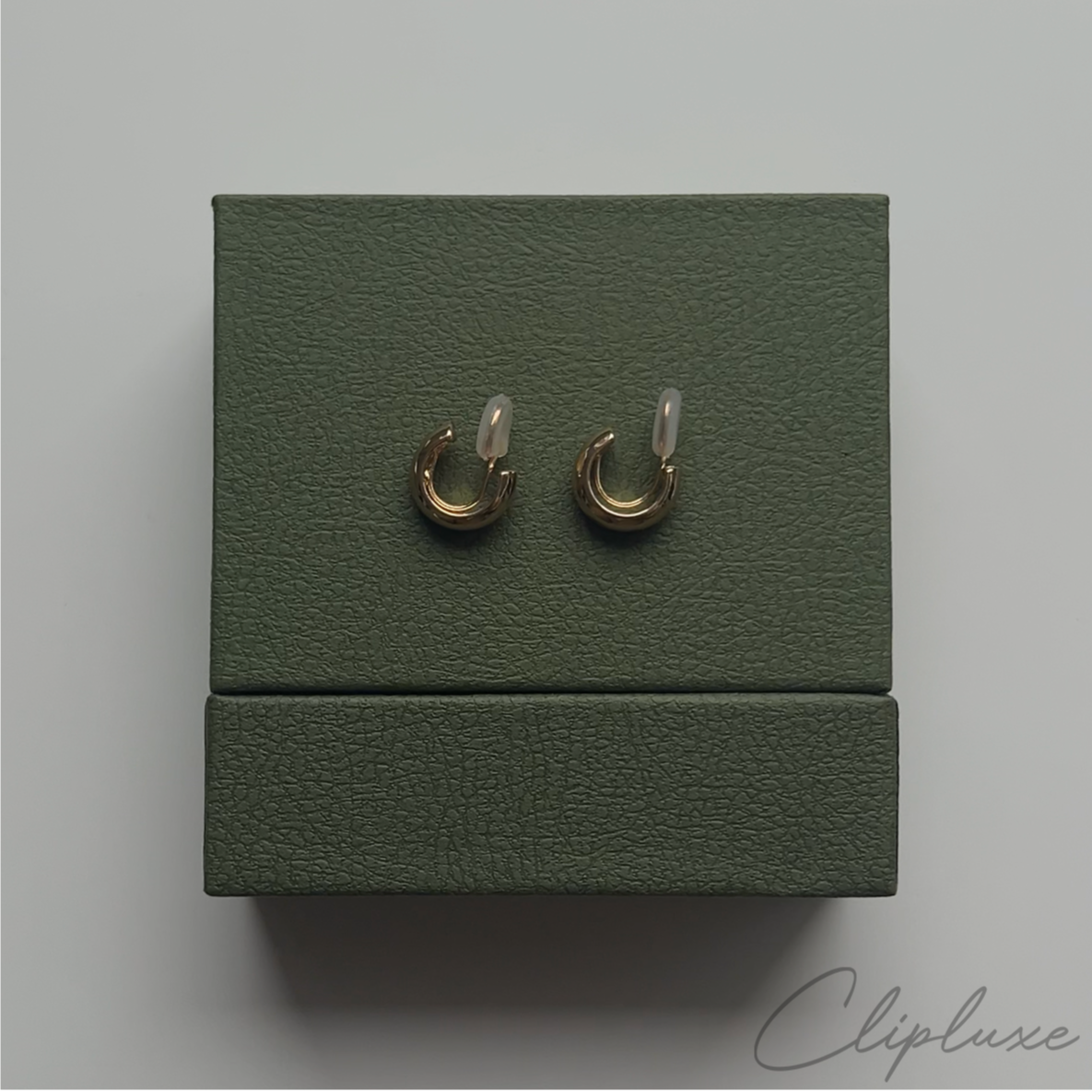 Minimalistic small hoop Clip-on earring