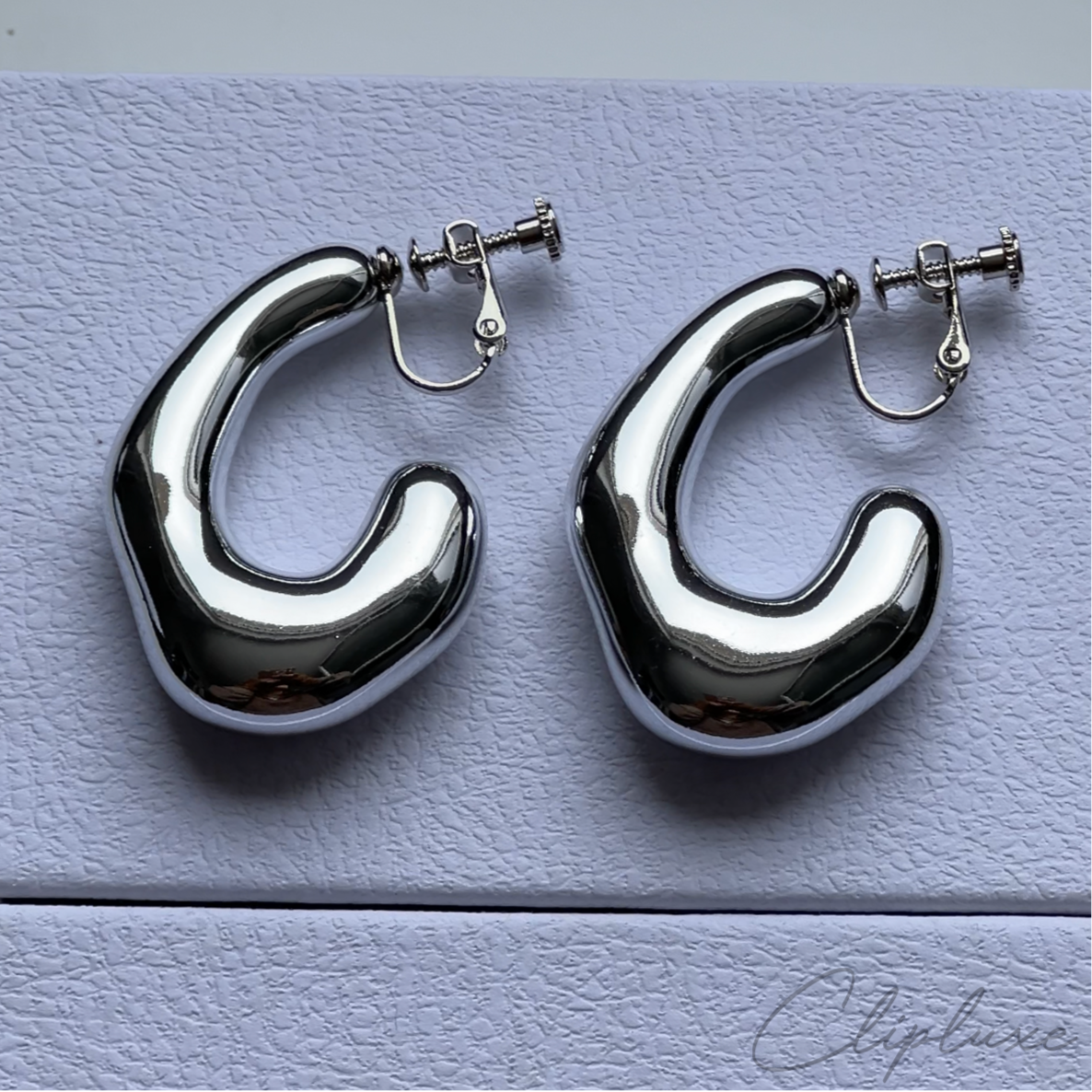 Irregular hooped Clip-on earring
