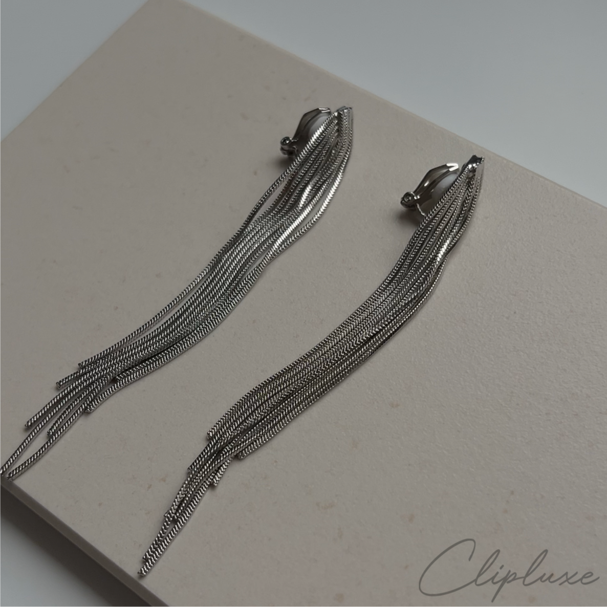 Elegant dangling Clip-on earring
