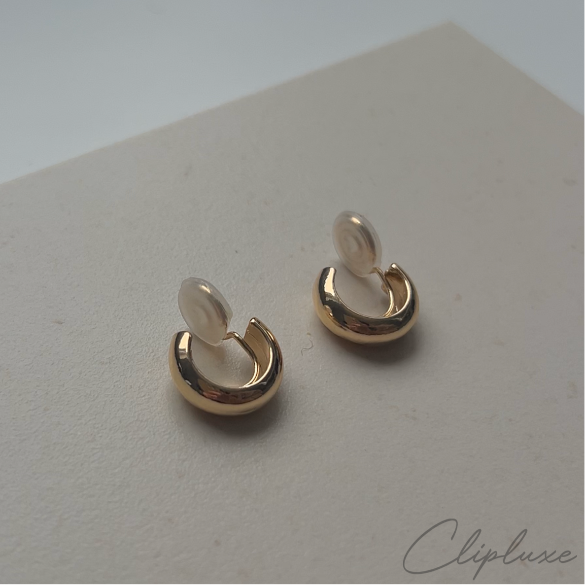 Minimalistic small hoop Clip-on earring