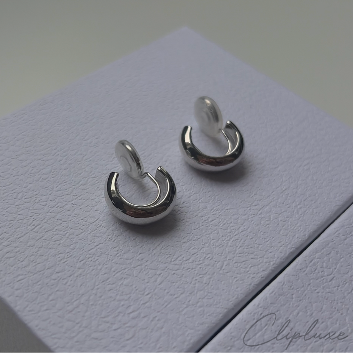 Minimalistic small hoop Clip-on earring