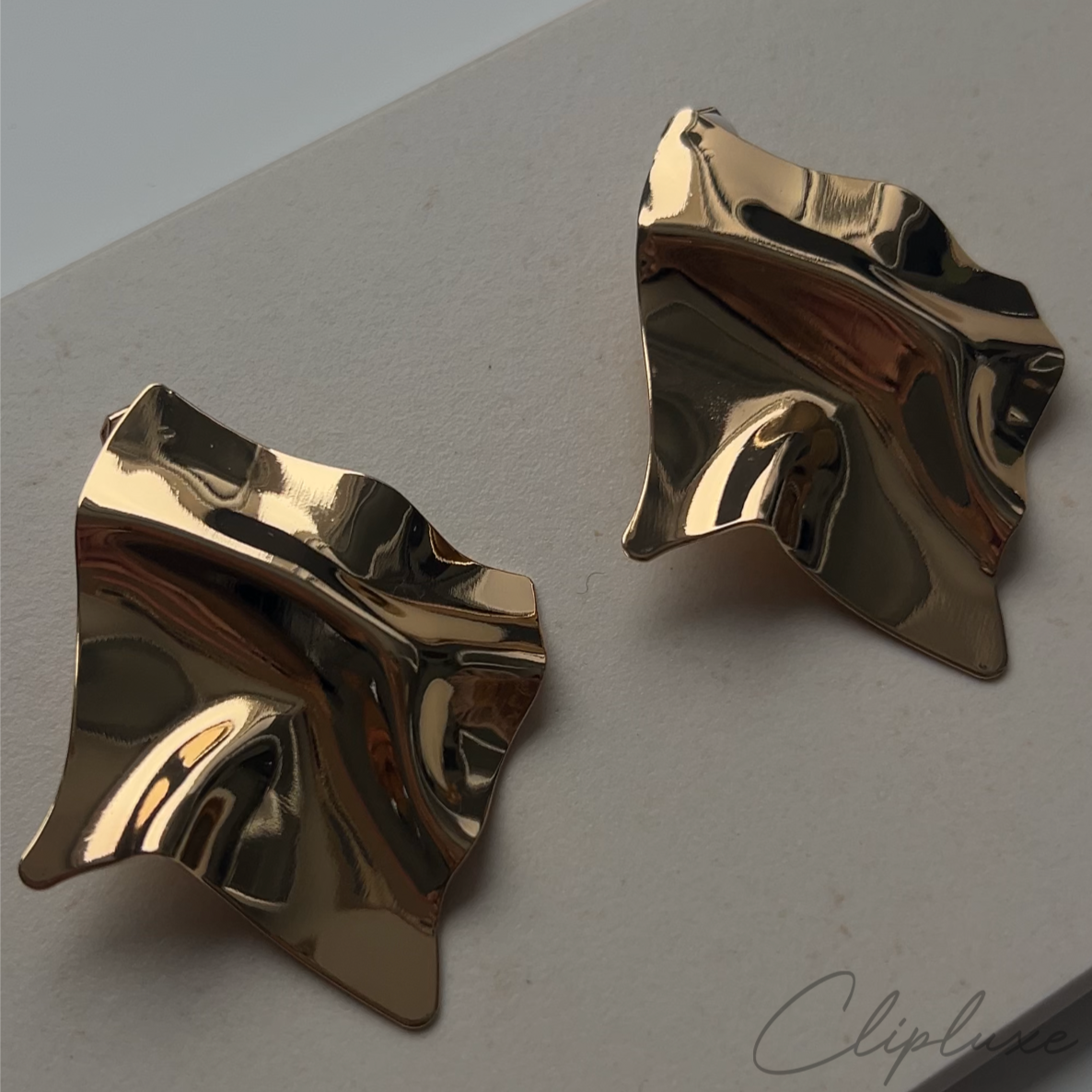 Irregular hanging Clip-on earring
