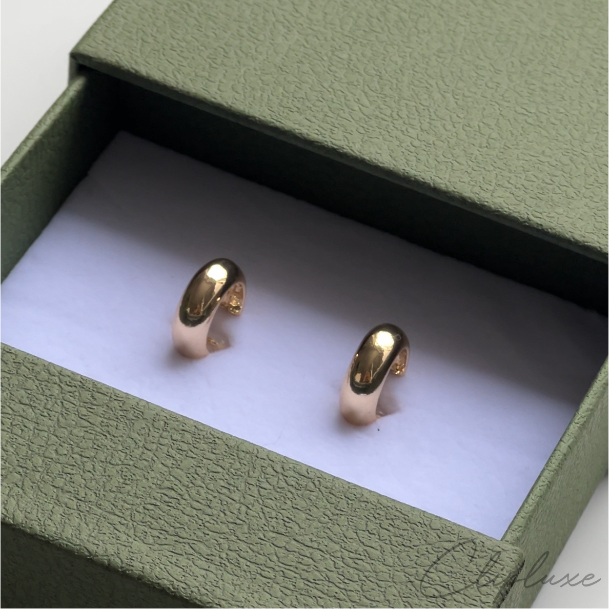 Minimalistic small hoop Clip-on earring
