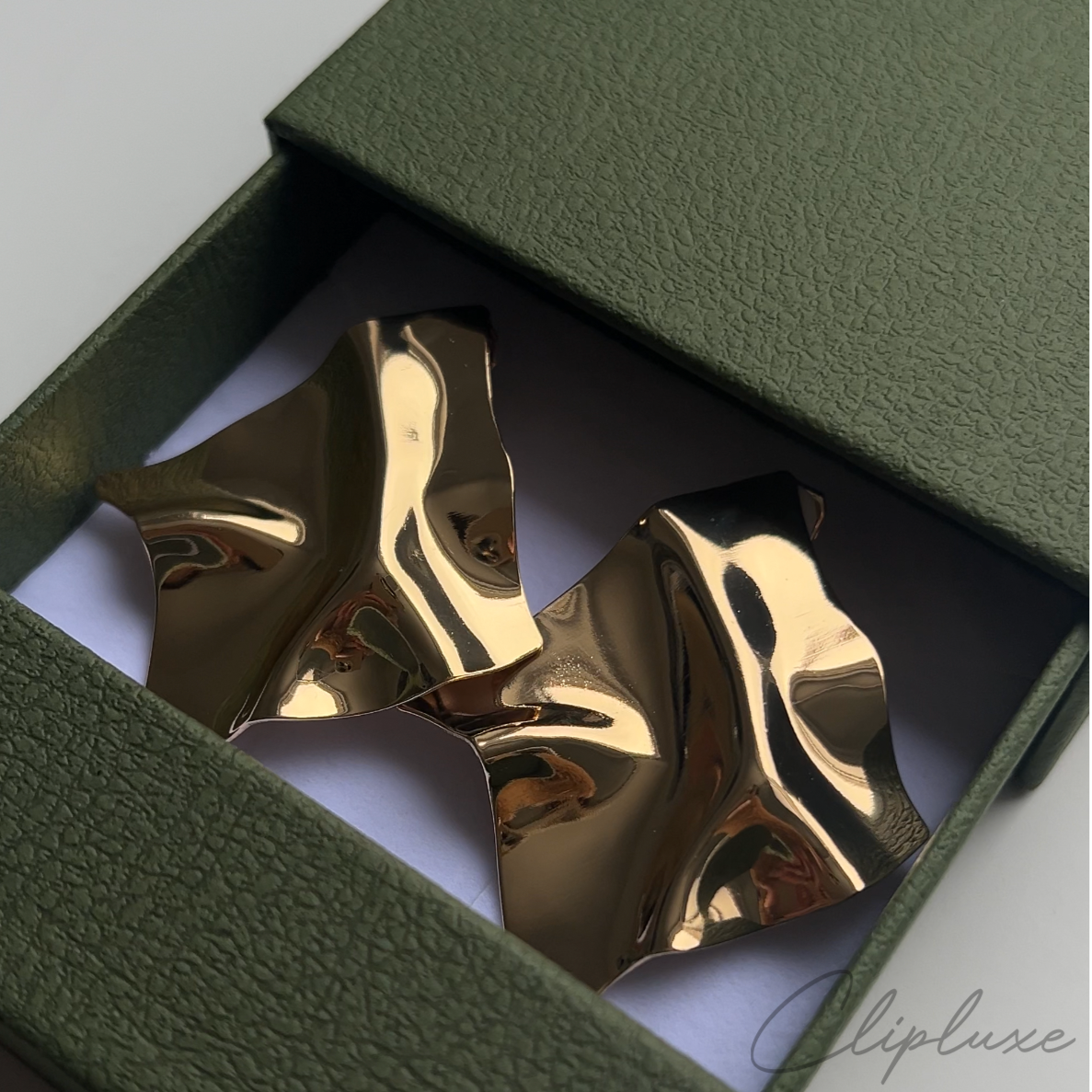 Irregular hanging Clip-on earring