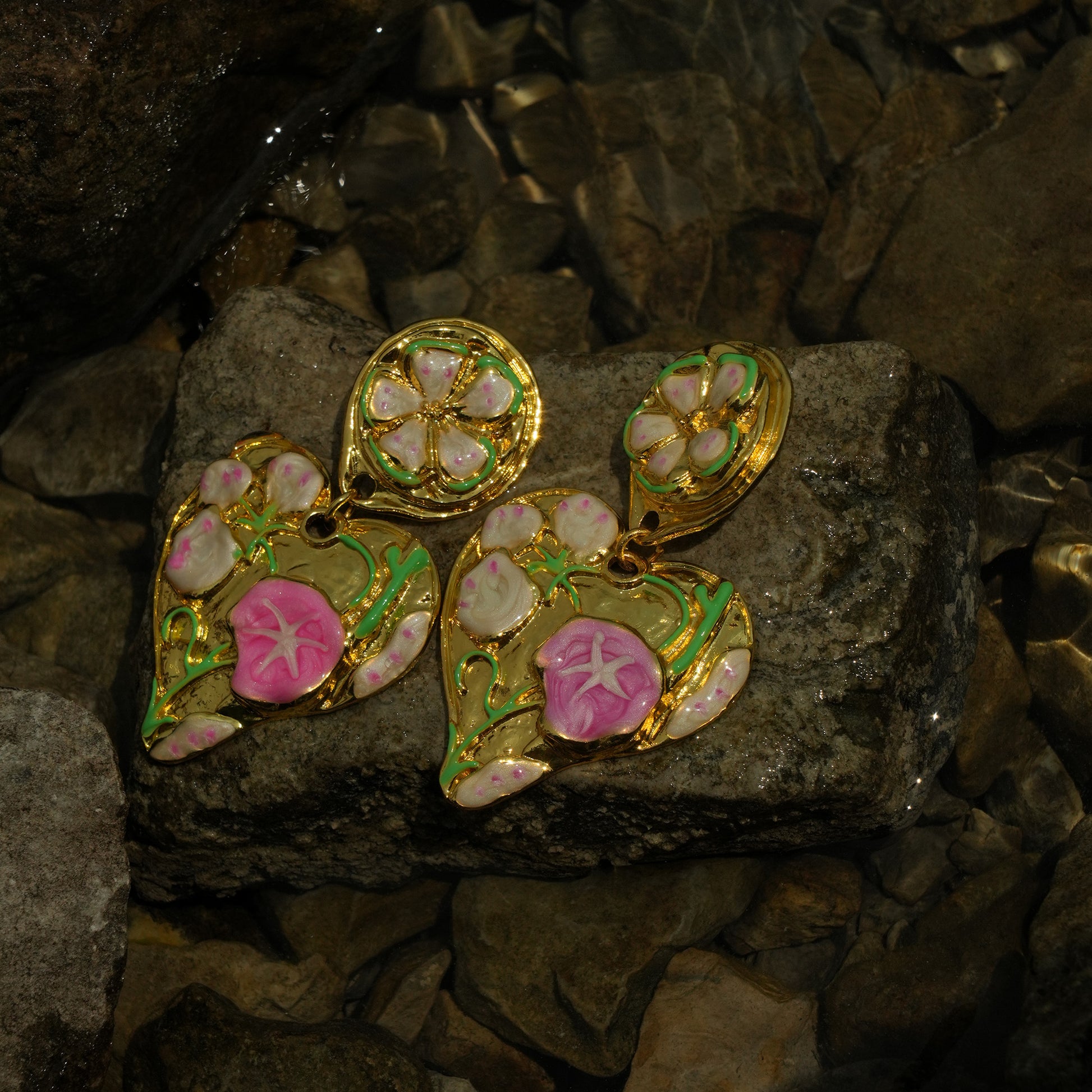 Statement chunky heart gold clip on earrings