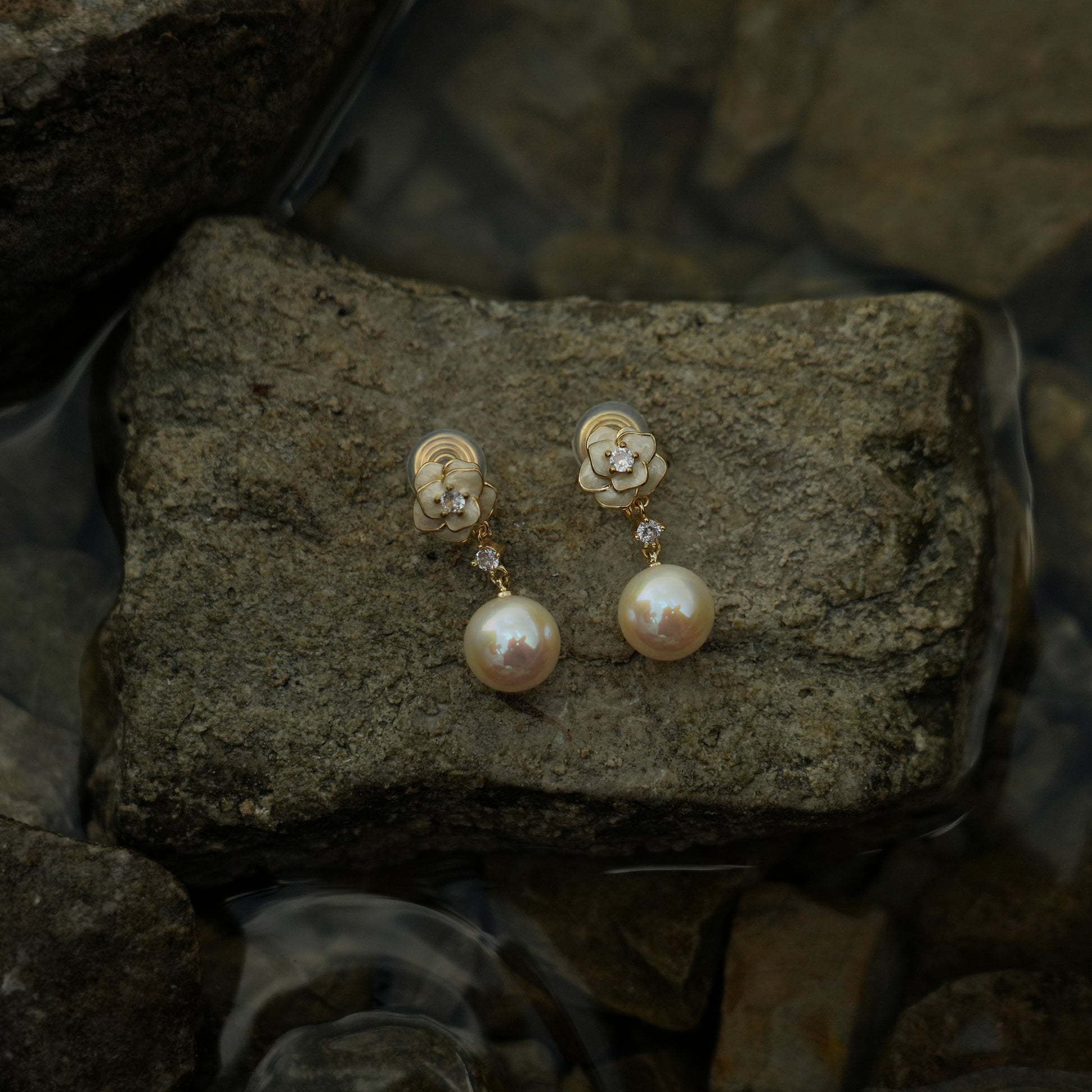 Small rose with pearl clip on earrings