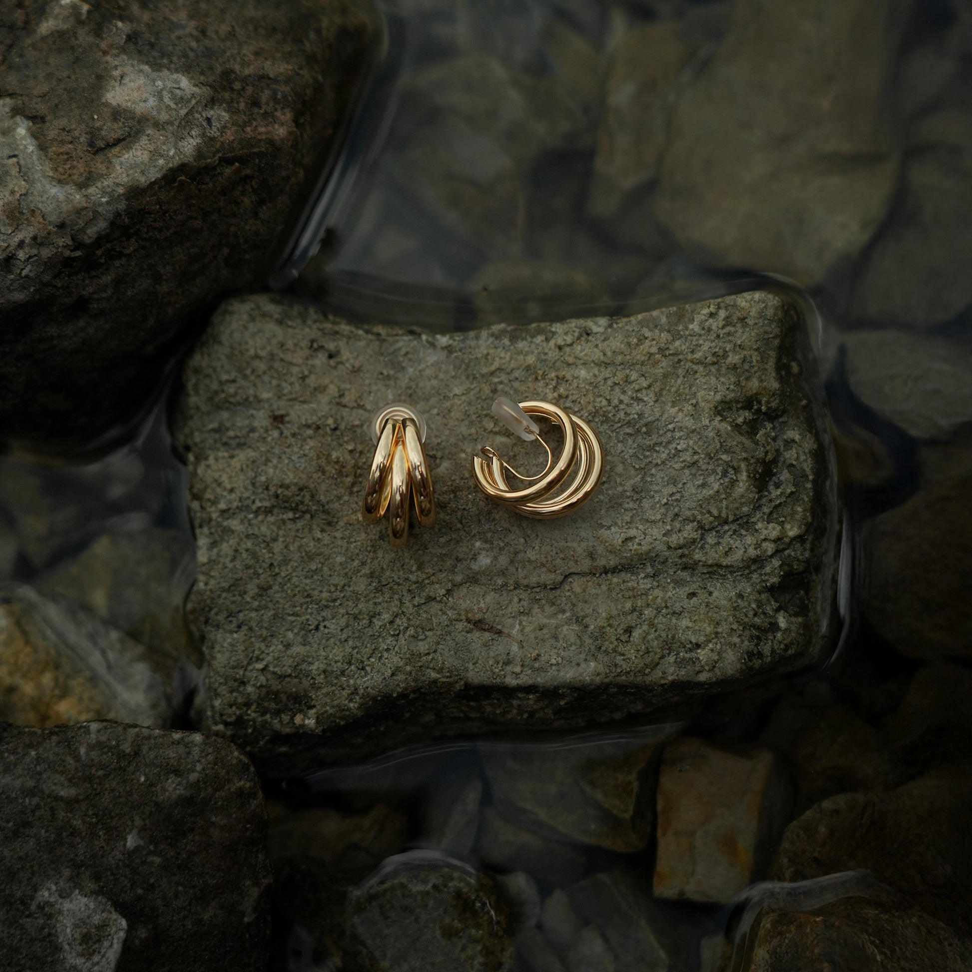 Tripple hoop clip on earrings