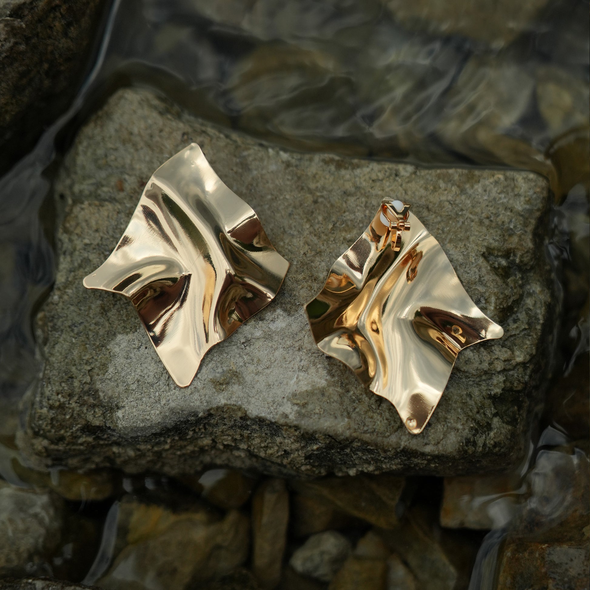 Sculpted square clip on earrings