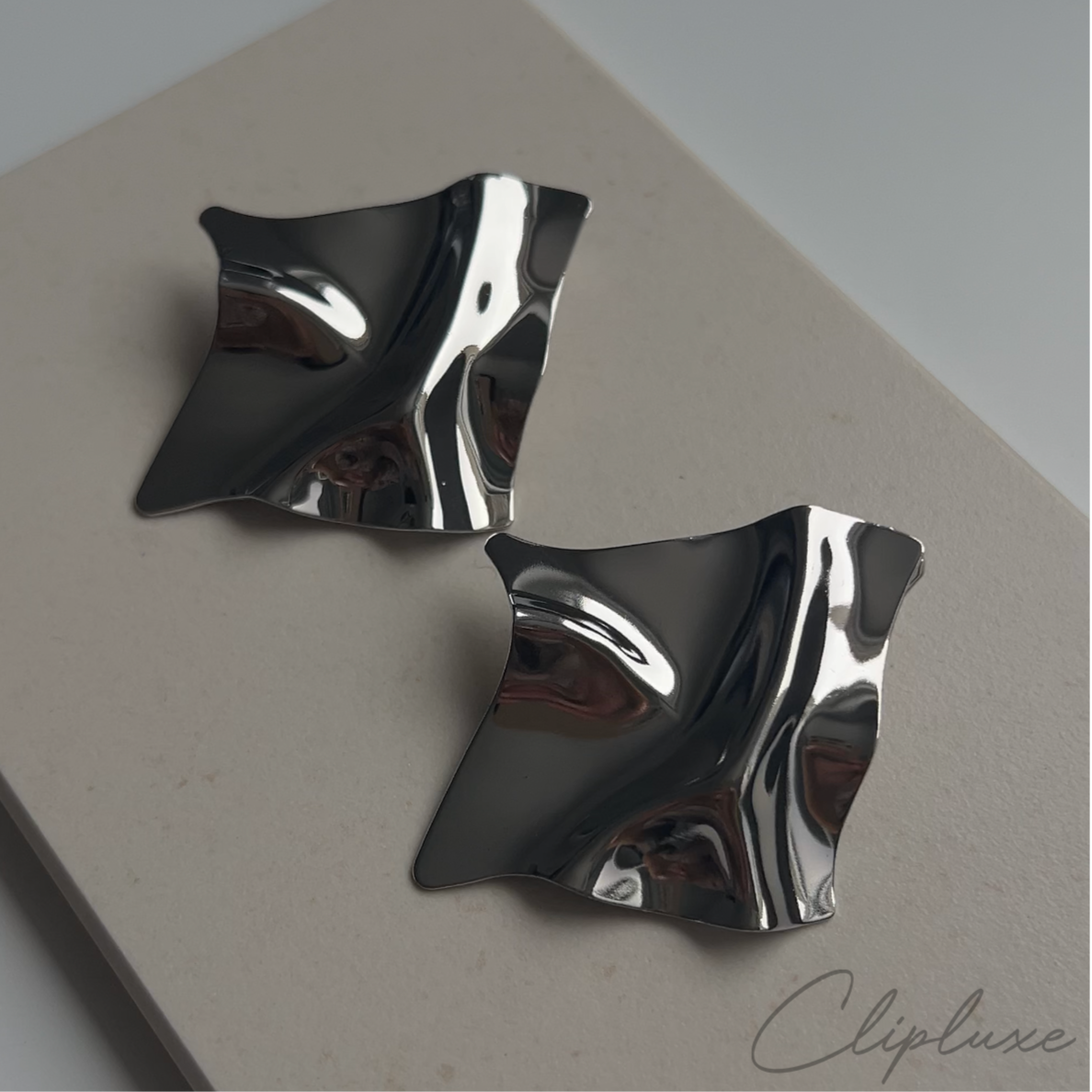 Irregular hanging Clip-on earring