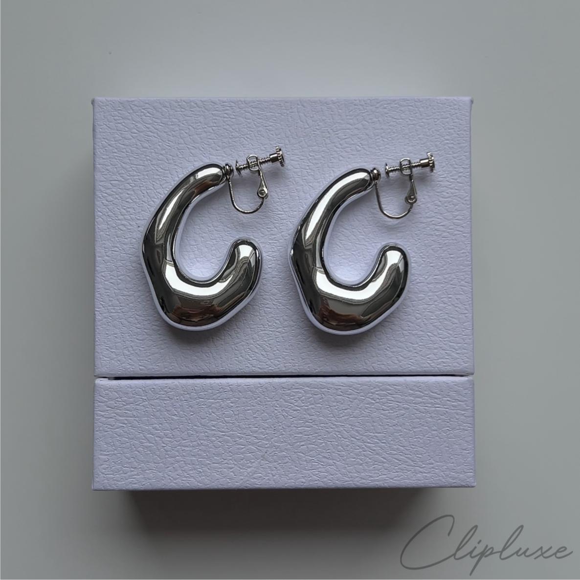 Irregular hooped Clip-on earring