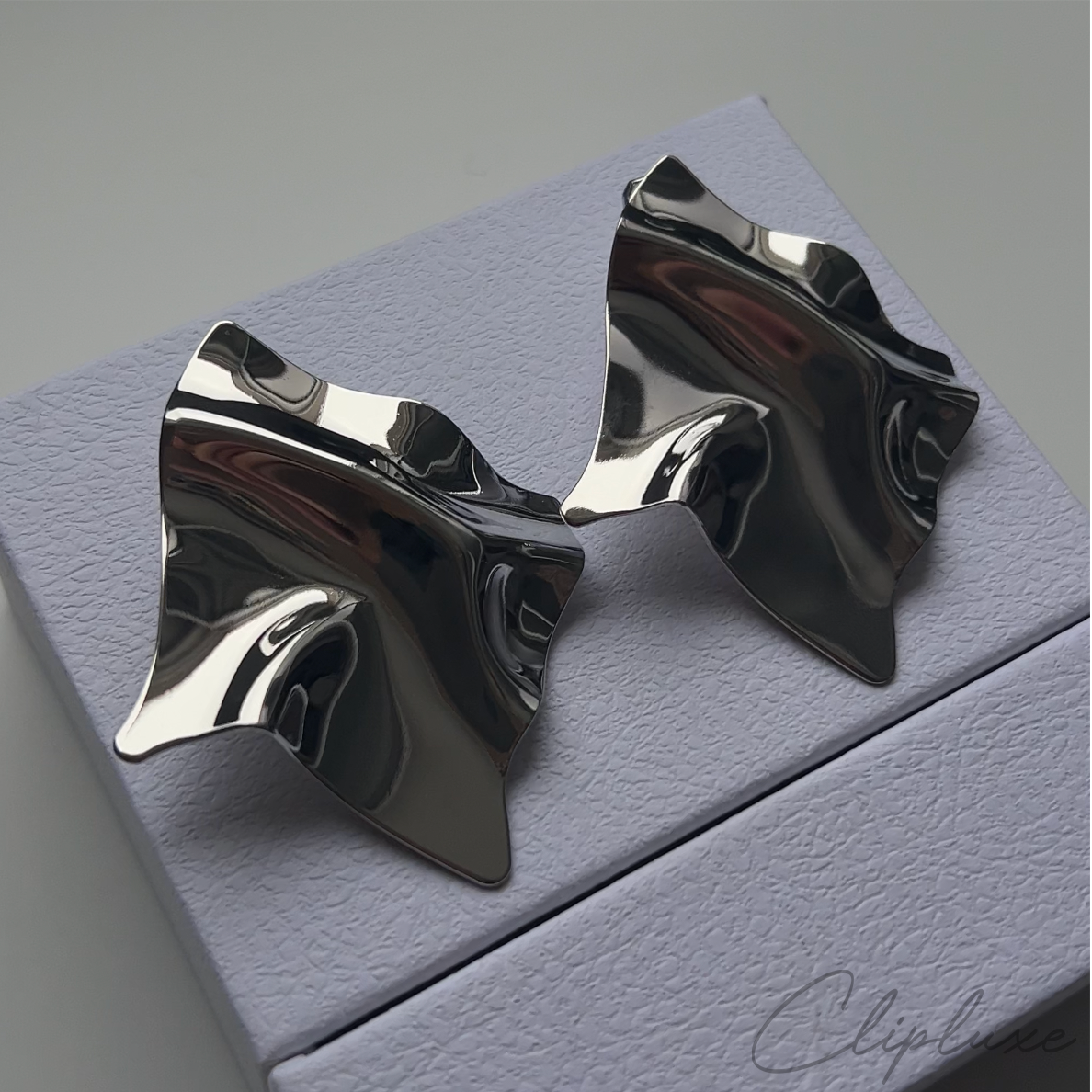 Irregular hanging Clip-on earring